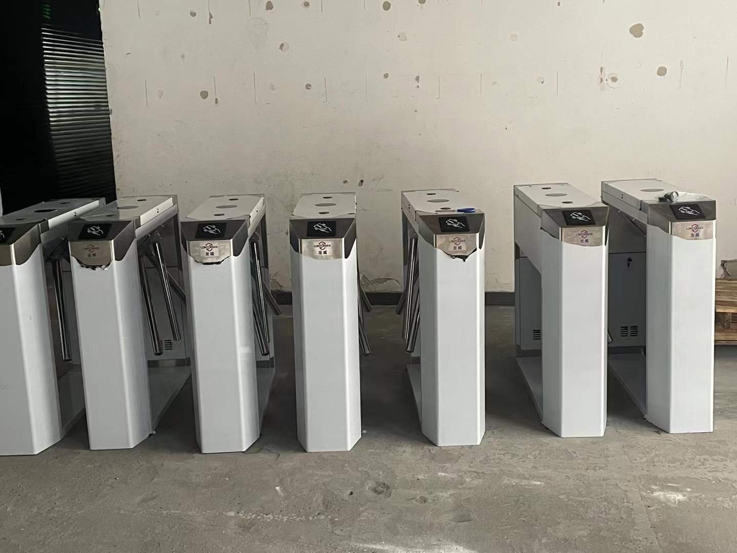 2024年 8月 祝贺德力西电器验收成功