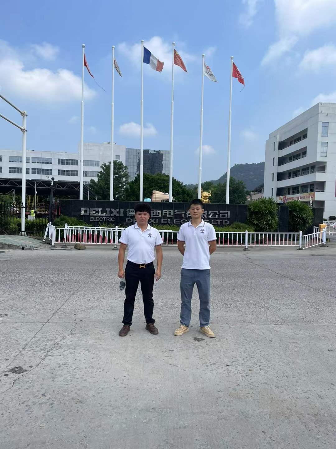 2024年 8月 祝贺德力西电器验收成功