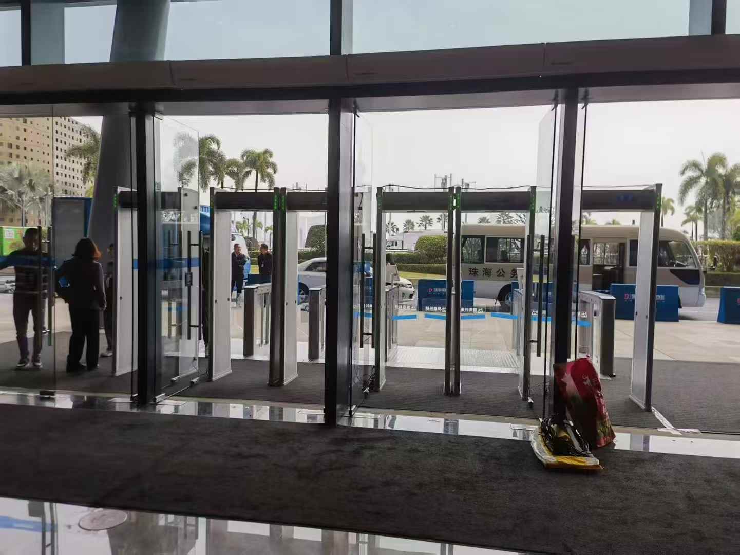 2025年2月 大型会展中心，安装验收成功