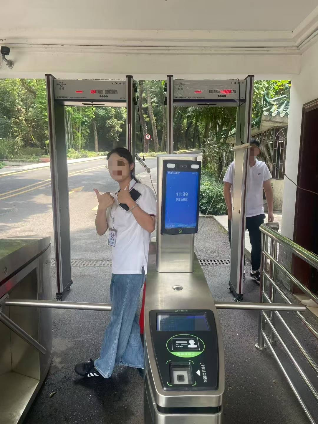 2025年 7月广东罗浮山风景区安检门安装验收完成