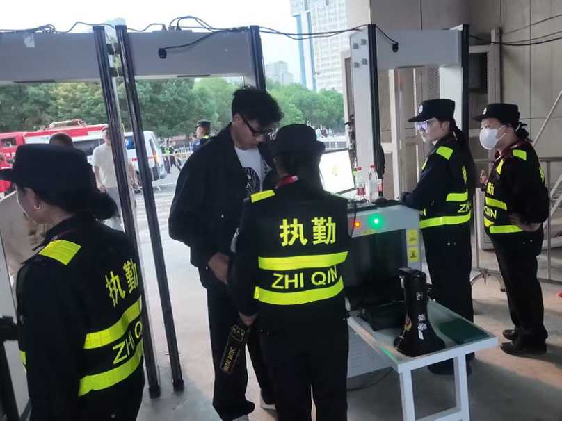 2025年 10月苏有朋演唱会安检门，安装验收完成