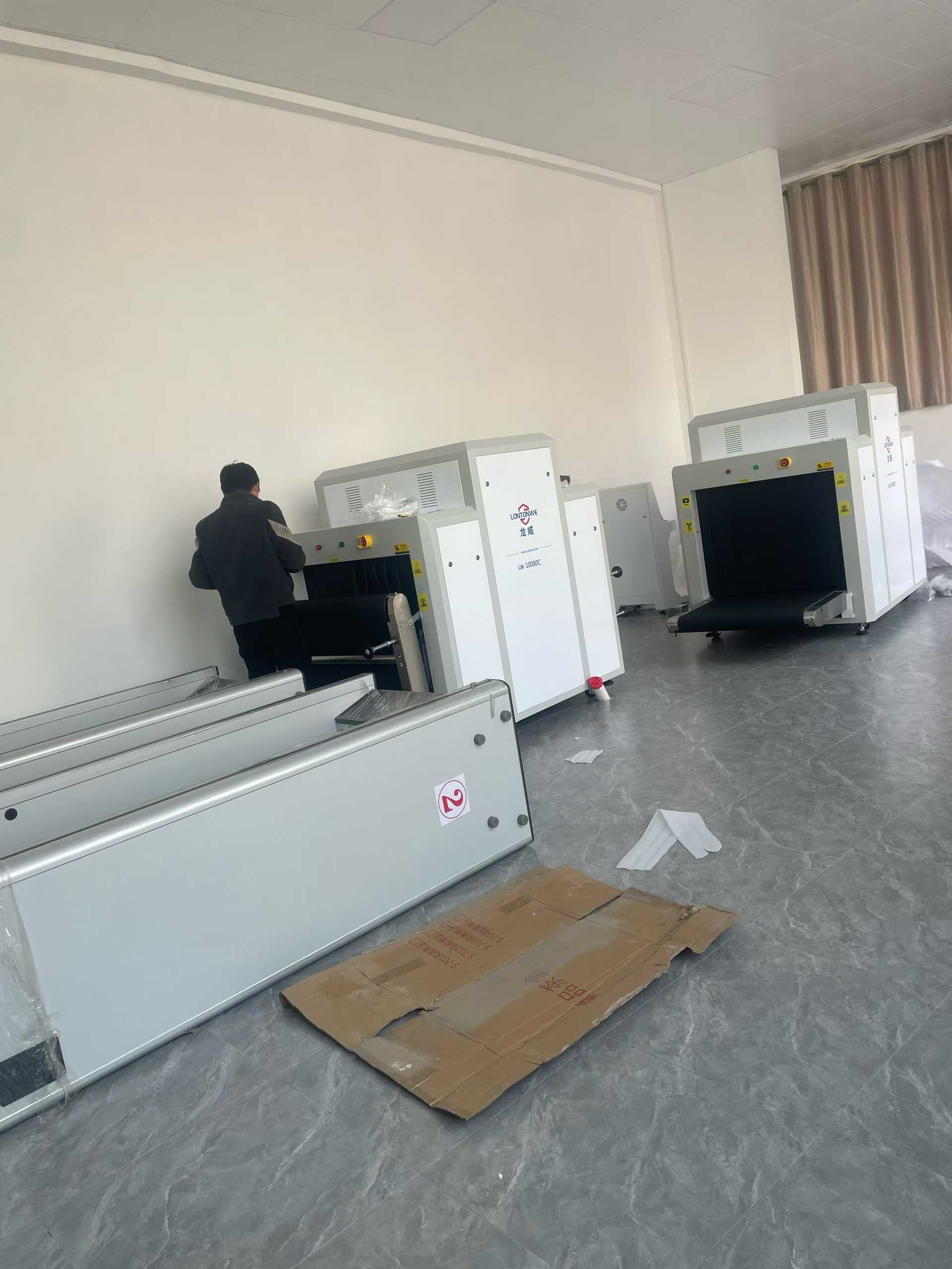 2026年 1月潮州学校，使用安检机，安检门，安装验收完成